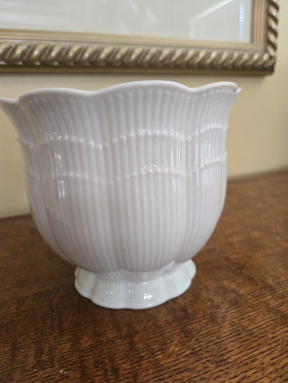 White Ceramic Ribbed Planter Pot - Elegant Home Accent